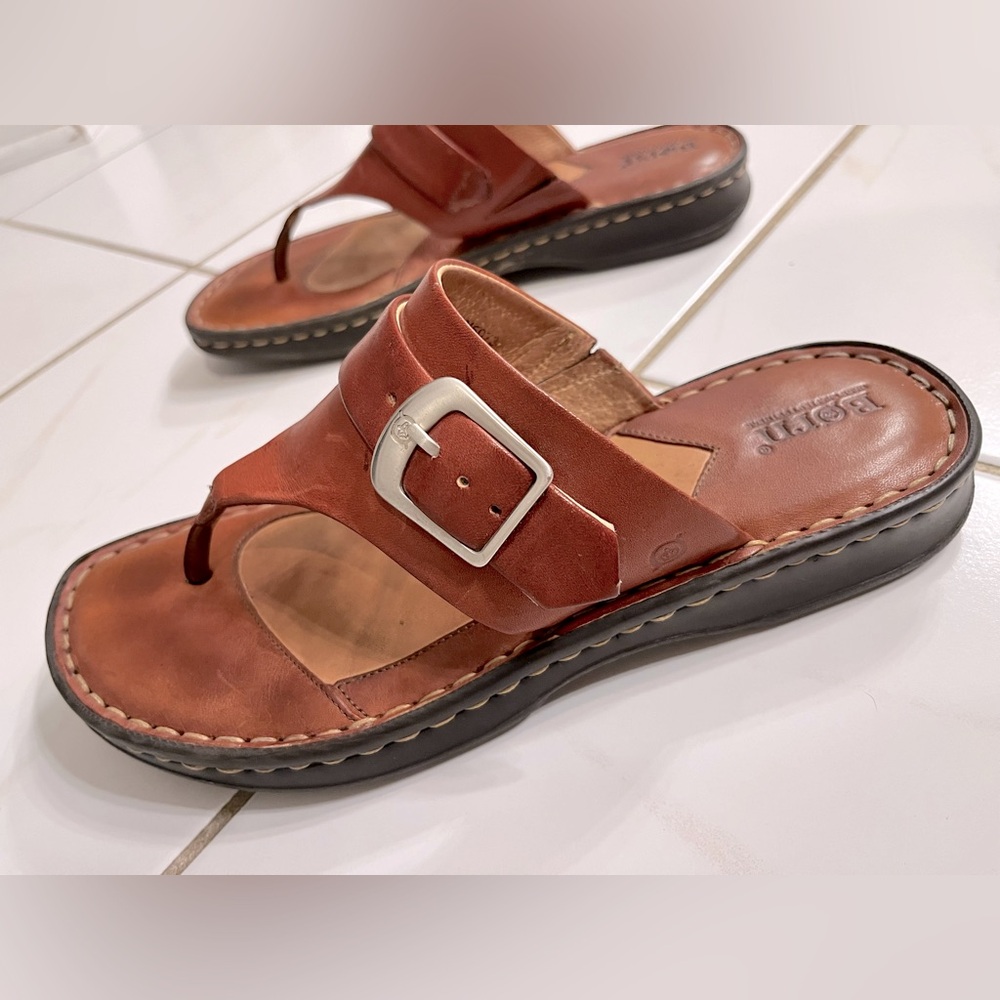 Born sandals